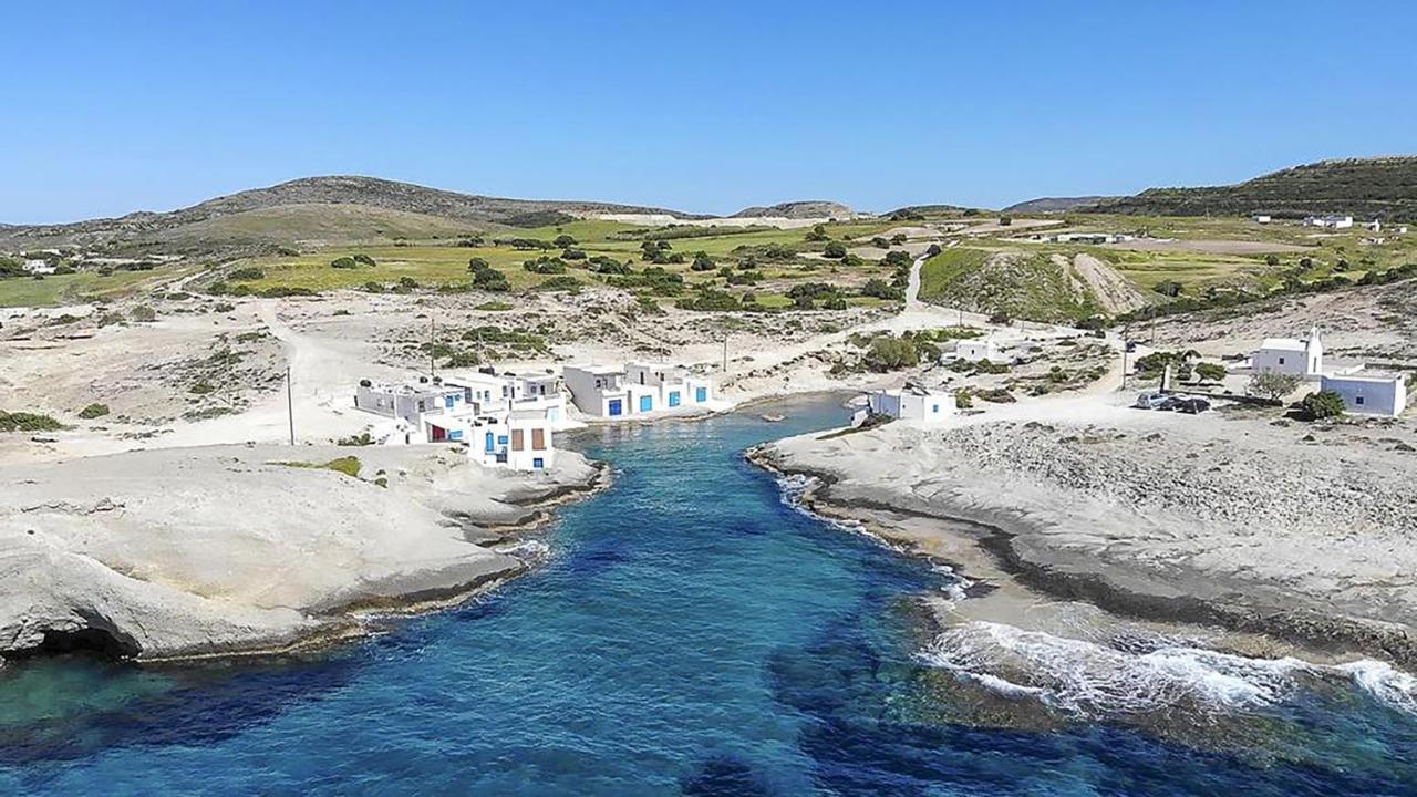 Milos Gem Suites Inn Пачаина Экстерьер фото